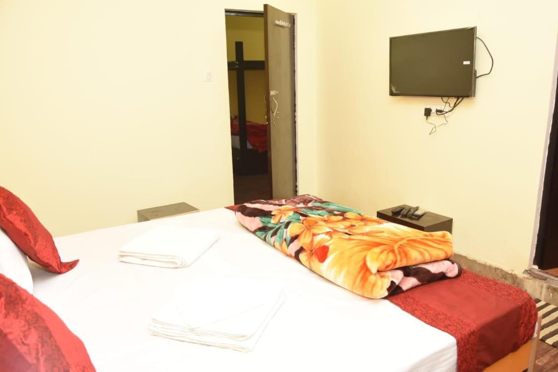Varanasi Paradise Luaran gambar